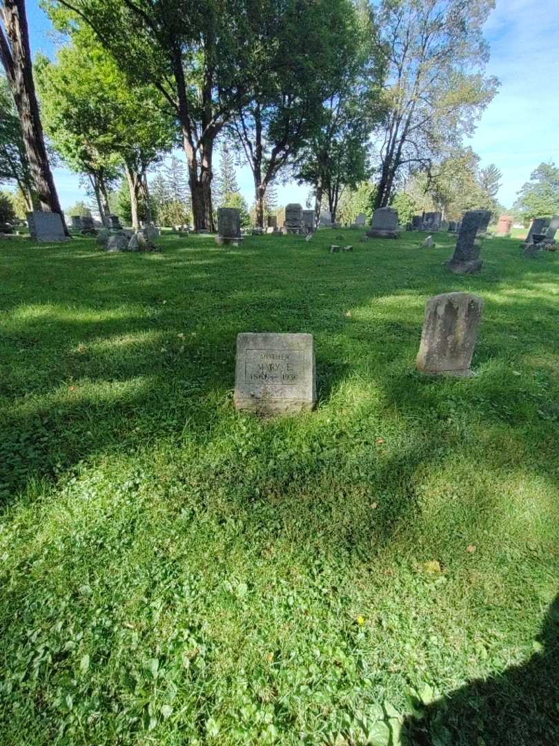 Mary E. Hummel's grave. Photo 1