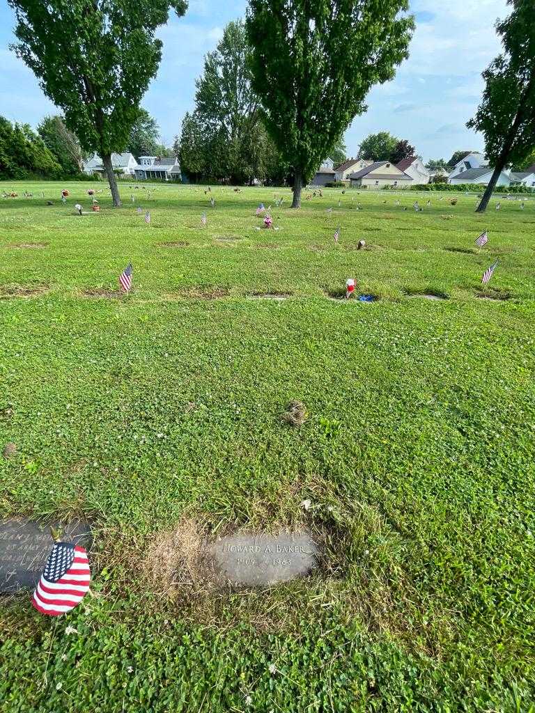 Howard A. Baker's grave. Photo 1