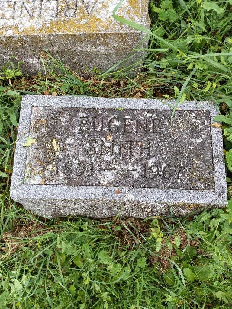 Eugene Smith's grave. Photo 3