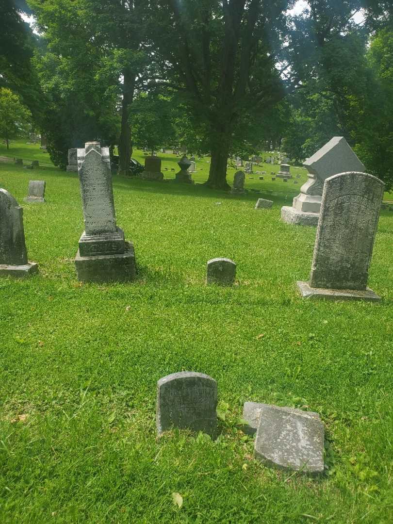 Ida Adams's grave. Photo 2