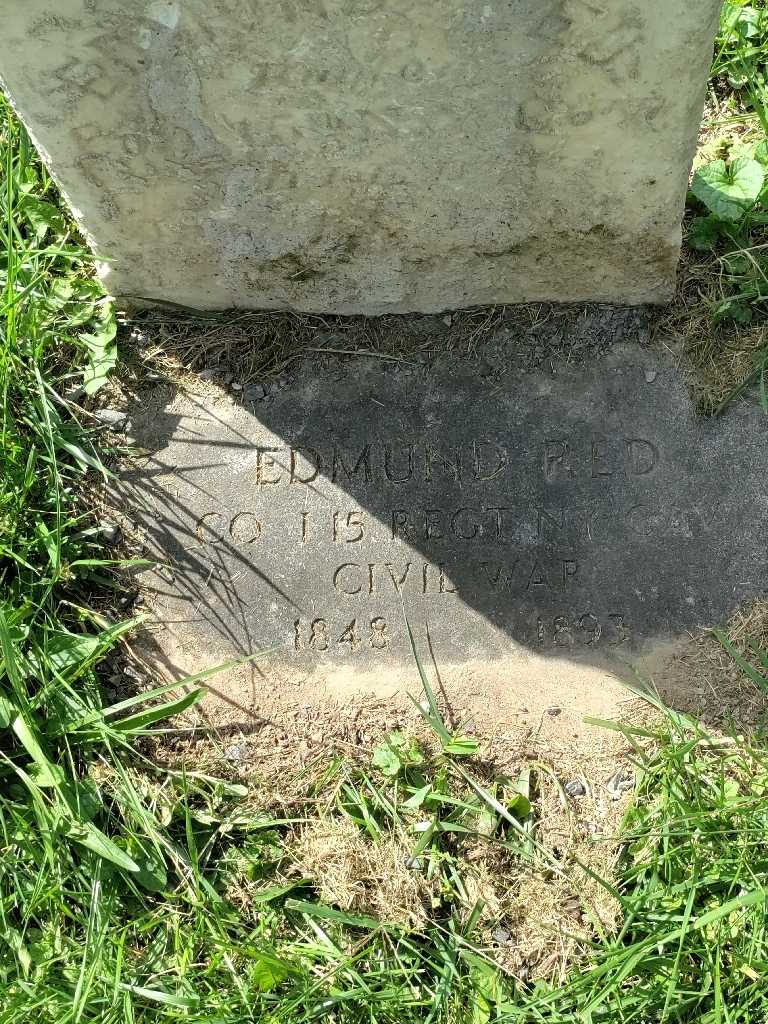 Edmund Red's grave. Photo 4