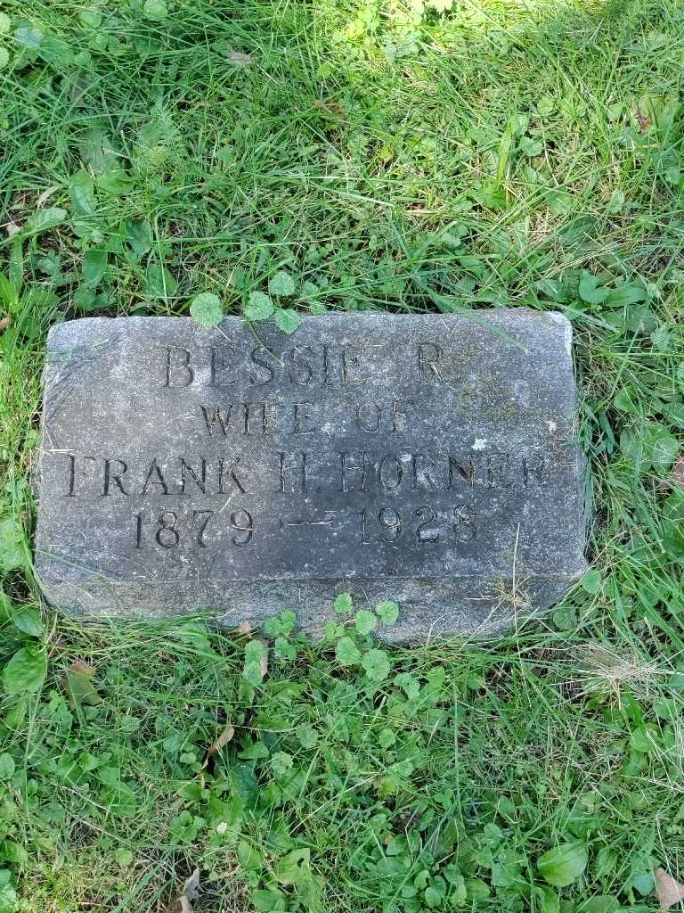 Bessie R. Horner's grave. Photo 3