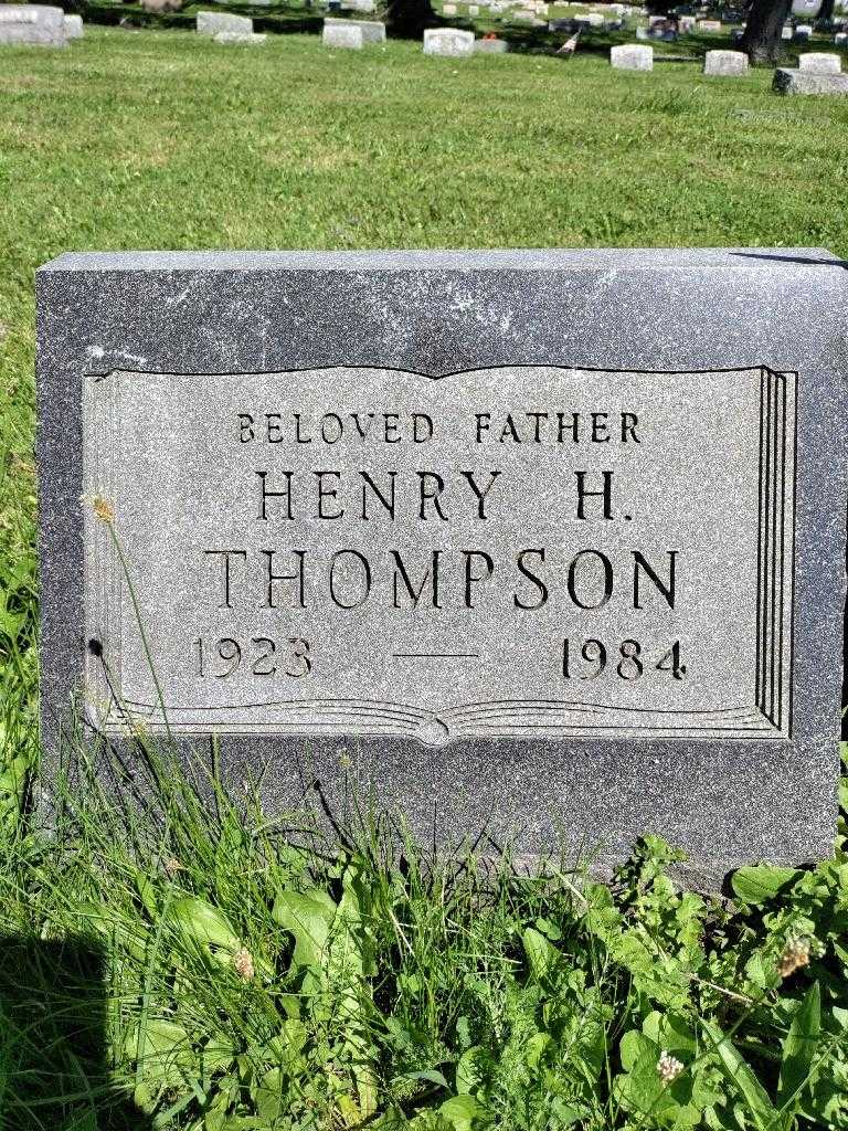 Henry H. Thompson's grave. Photo 3