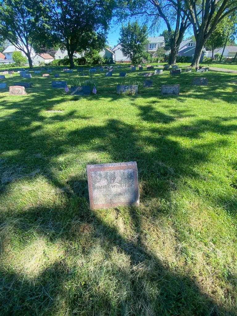 Robert C. Rediger Junior's grave. Photo 1