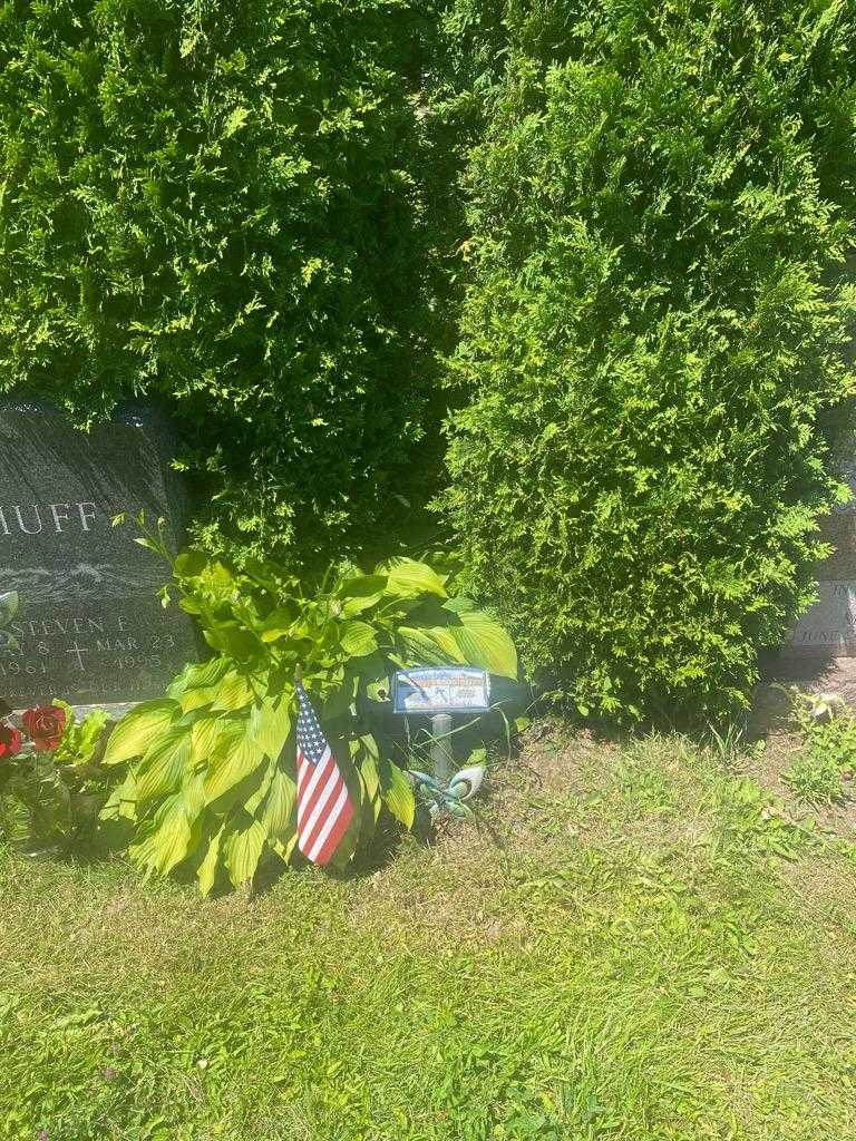 Dante J. Valenti's grave. Photo 2