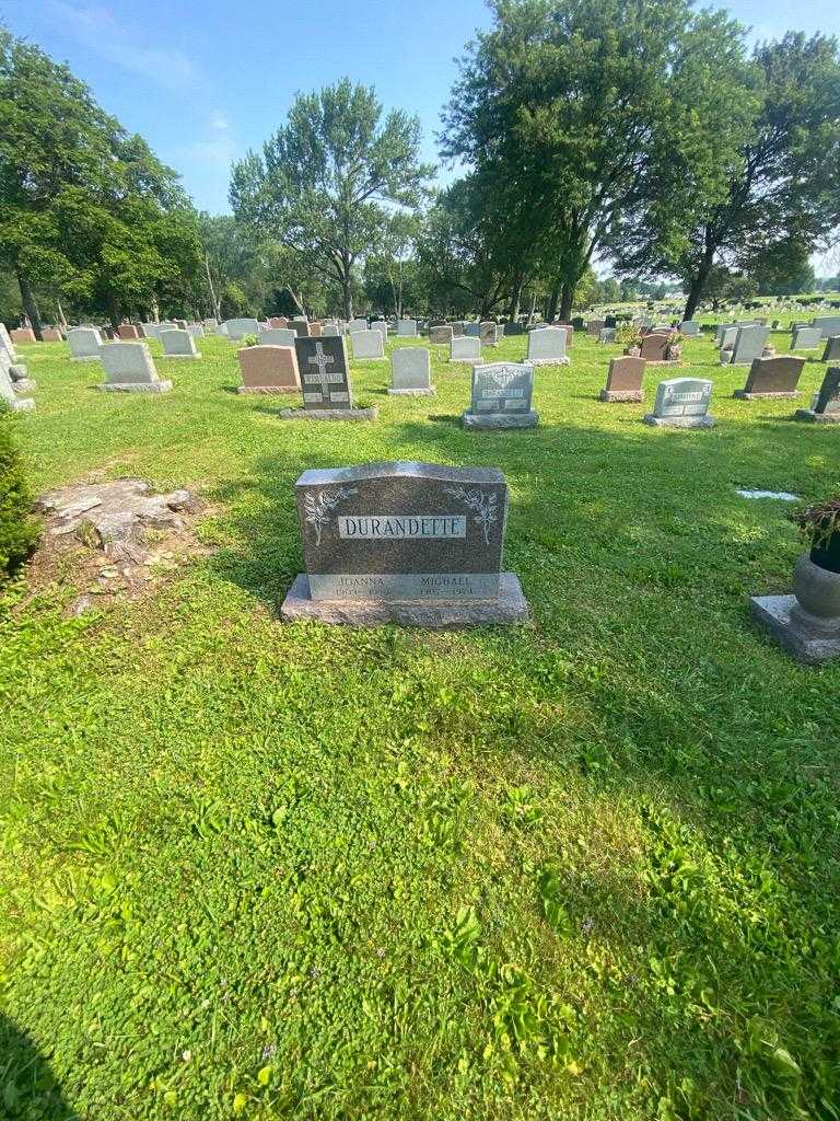 Joanna Durandette's grave. Photo 1