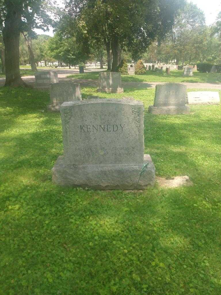 Eva Wright's grave. Photo 1