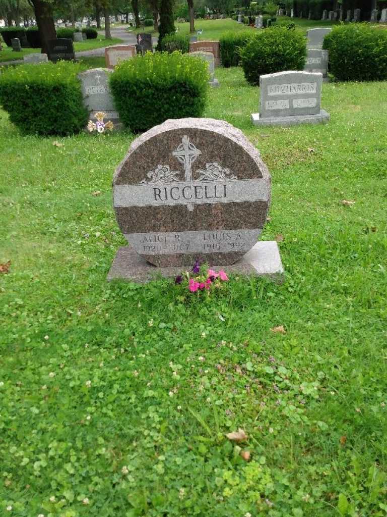 Alice R. Riccelli's grave. Photo 3