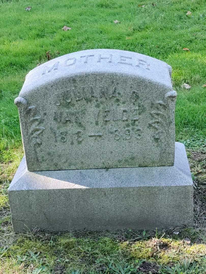 Juliana Concordia Van Velde's grave. Photo 3