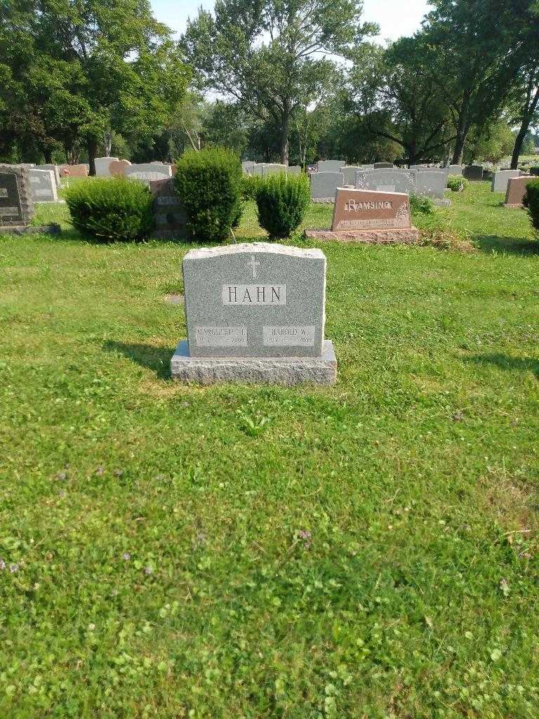 Harold W. Hahn's grave. Photo 1