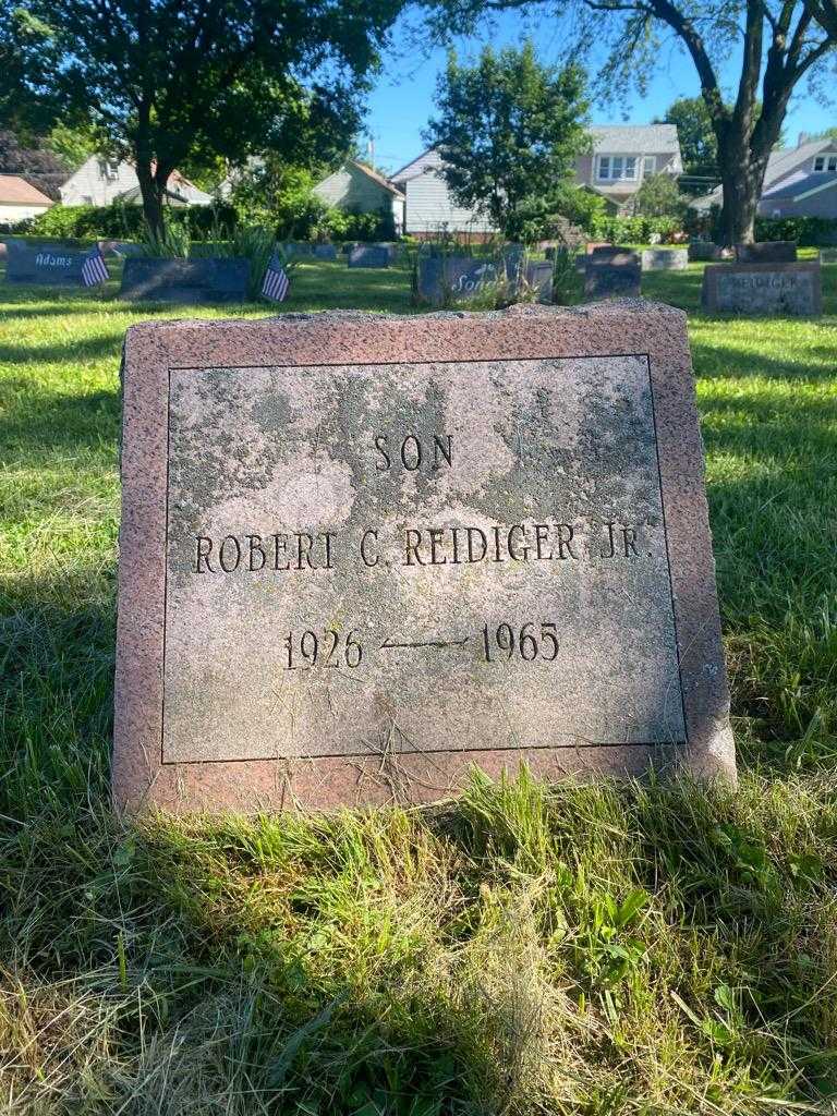 Robert C. Rediger Junior's grave. Photo 3