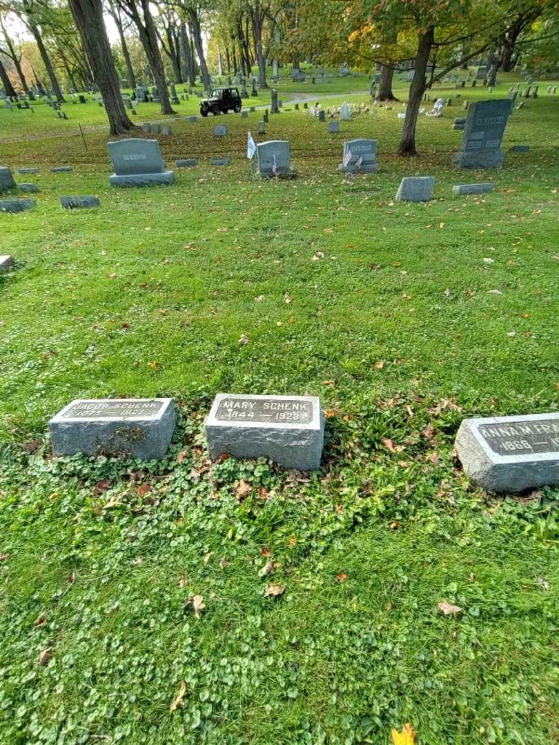 Mary Schenk's grave. Photo 1