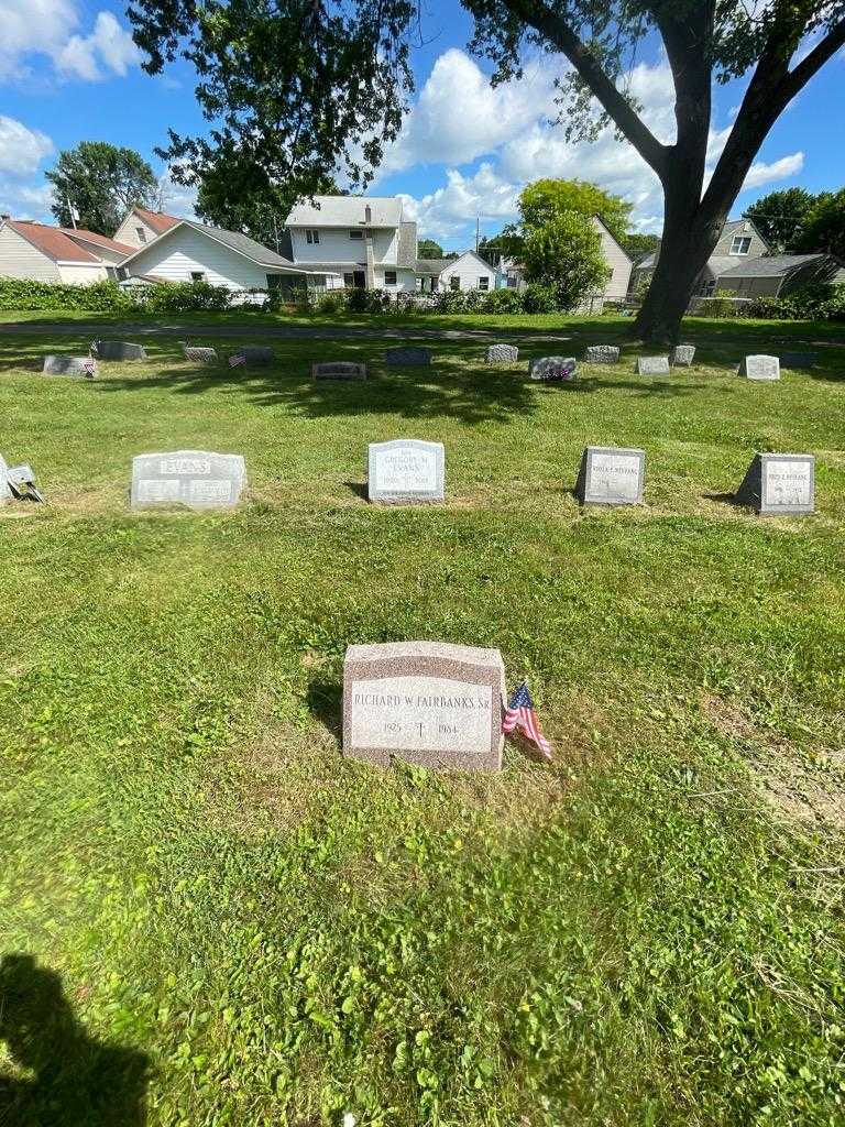 Richard W. Fairbanks Senior's grave. Photo 1
