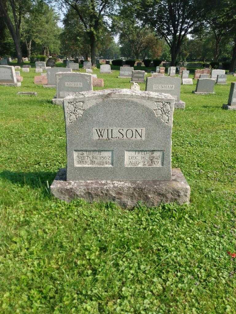 Fred W. Wilson's grave. Photo 1