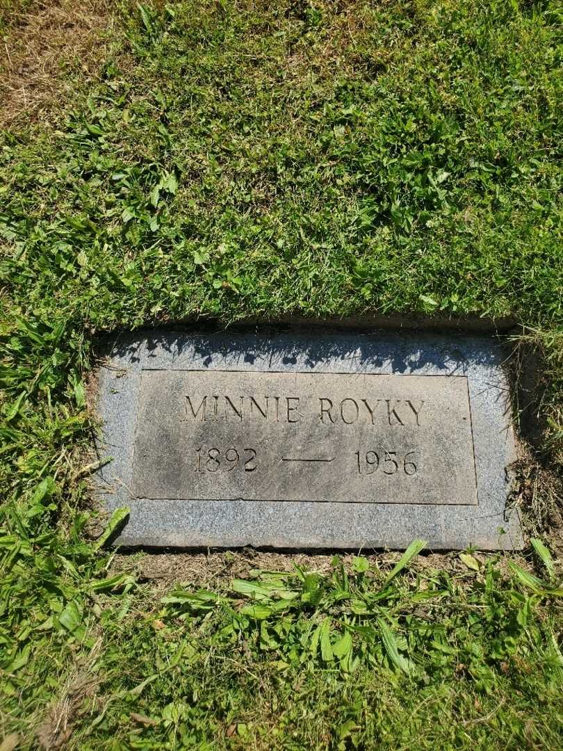 Minnie Royky's grave. Photo 4