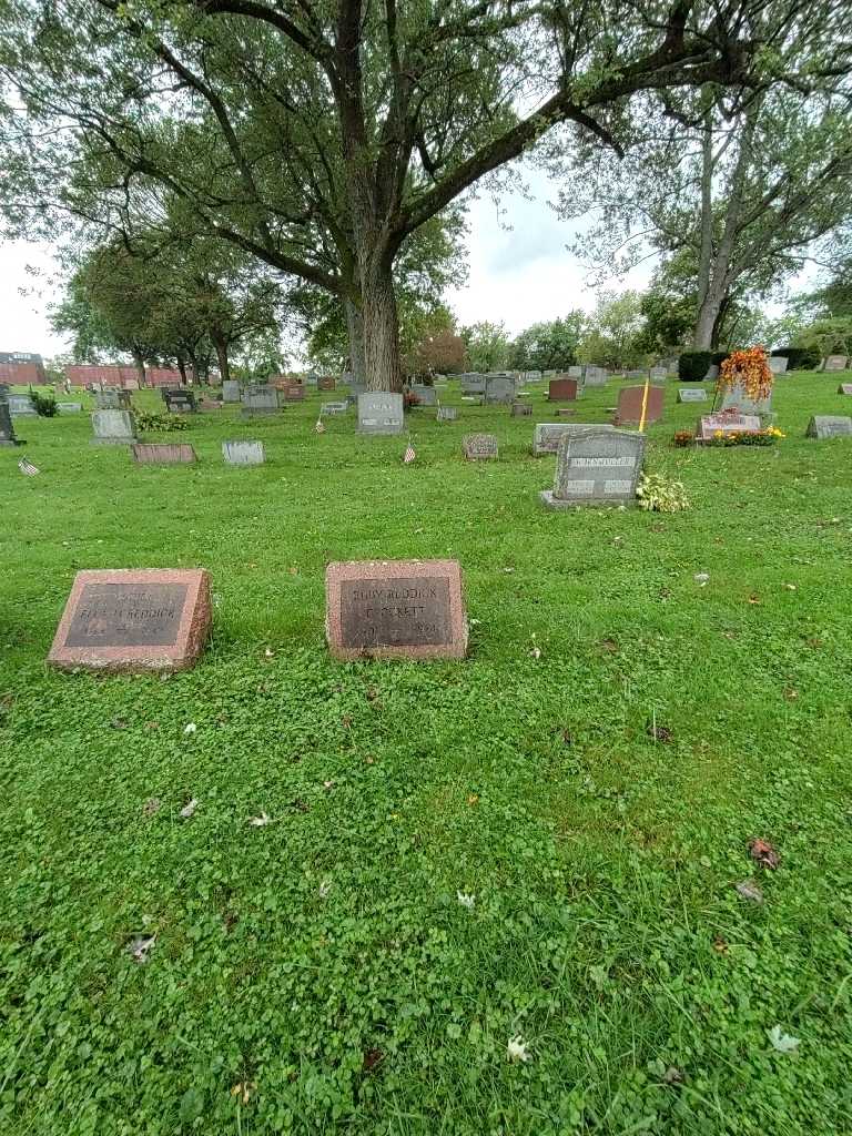 Ruby D. Crockett's grave. Photo 1