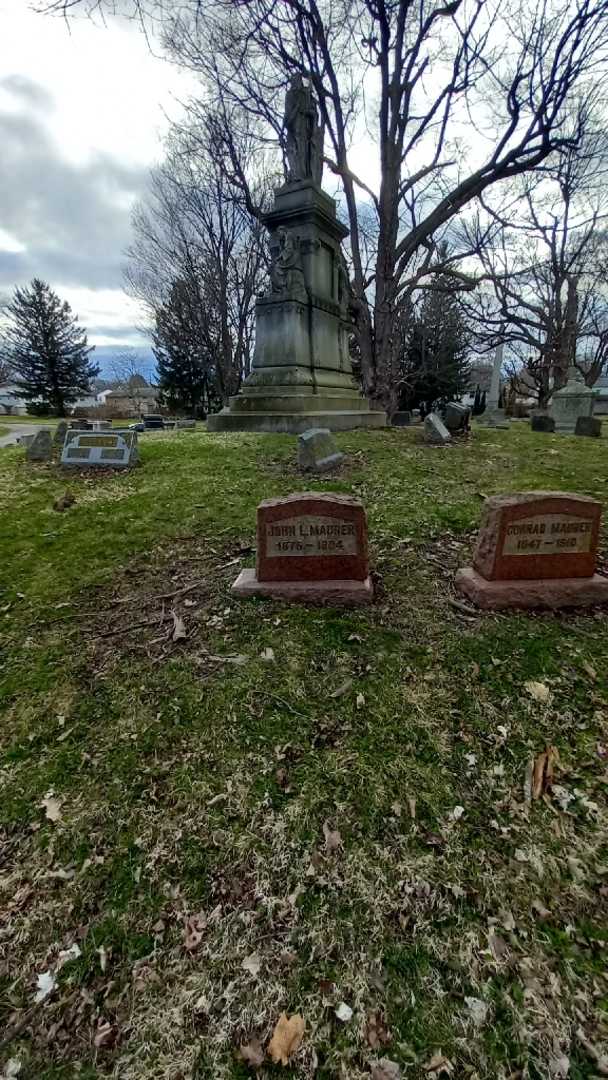John L. Maurer's grave. Photo 15