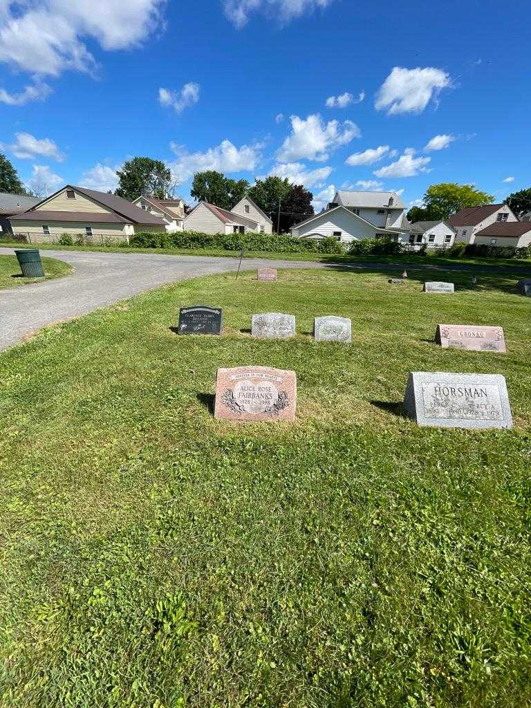 Alice Rose Fairbanks's grave. Photo 1