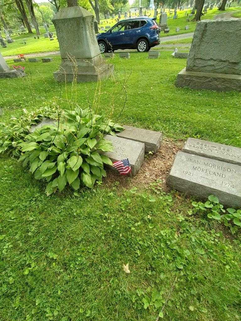 Roger G. Moreland's grave. Photo 3