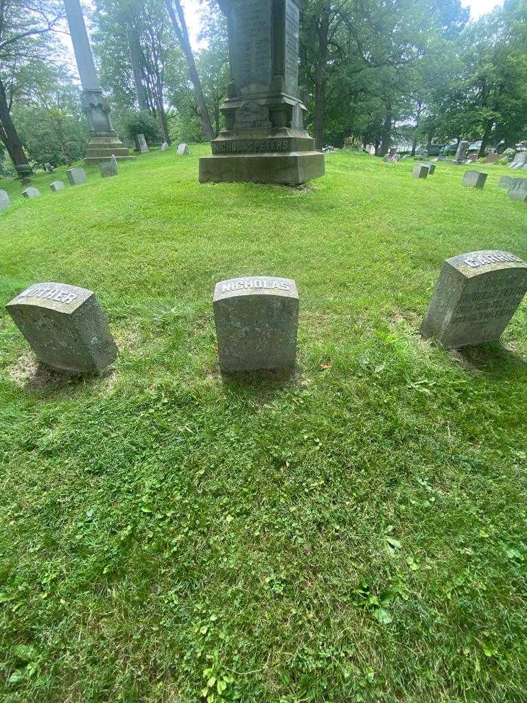 Nicholas Peters's grave. Photo 1