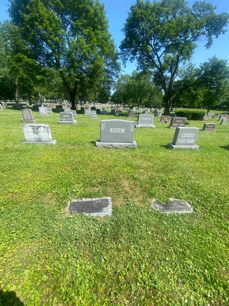 Eda C. Rall's grave. Photo 1