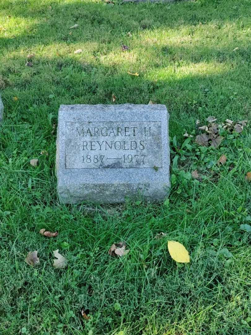 Margaret H. Reynolds's grave. Photo 2