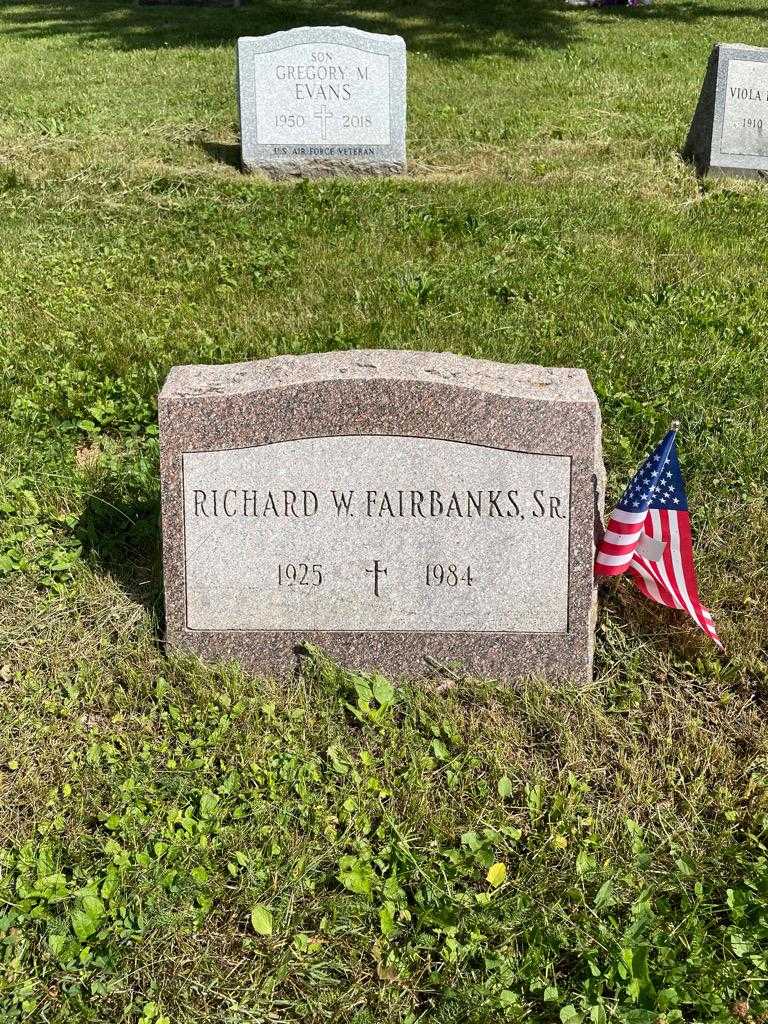 Richard W. Fairbanks Senior's grave. Photo 3