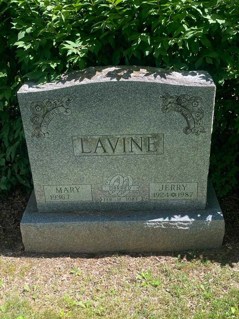 Jerry Lavine's grave. Photo 3