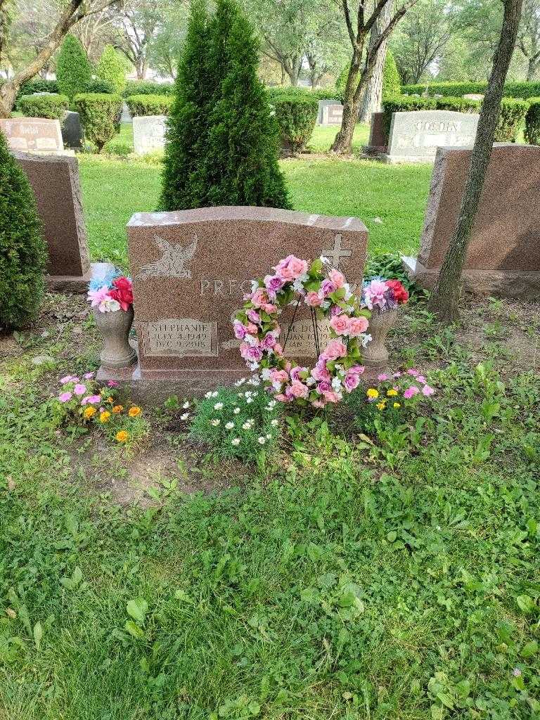 Stephanie Pregent's grave. Photo 3