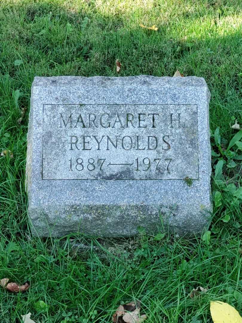 Margaret H. Reynolds's grave. Photo 3