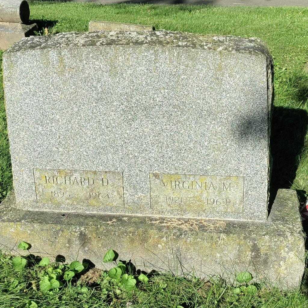 Virginia M. Besemer Lent's grave. Photo 3