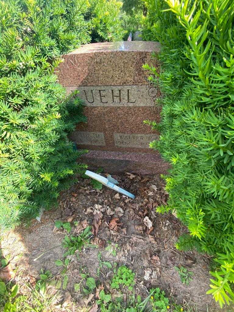 Bertha Kuehl's grave. Photo 1