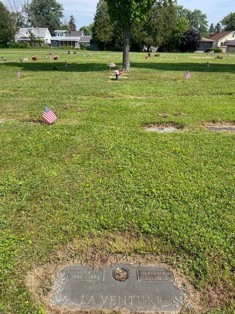 Anna L. La Venture's grave. Photo 2