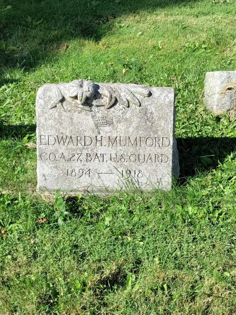 Edward H. Mumford's grave. Photo 3