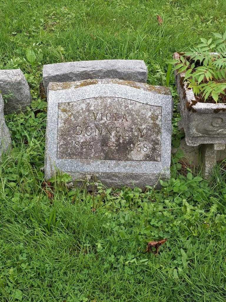 Viola Donnelly's grave. Photo 2