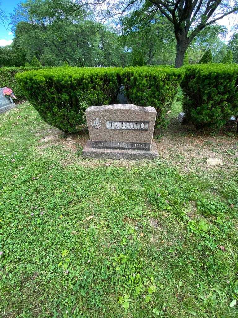 Barbara E. Trichilo's grave. Photo 1