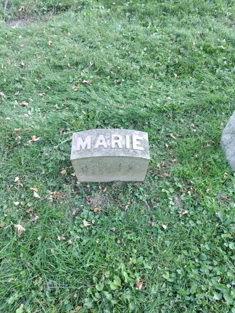 Marie Henrietta Bausch's grave. Photo 2