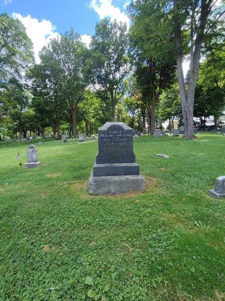 Harry B. Crockett's grave. Photo 2