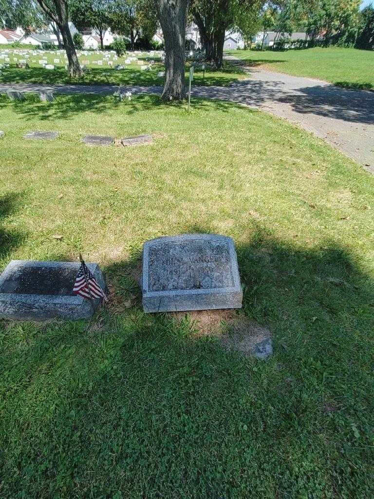 Mihal Vangel's grave. Photo 1