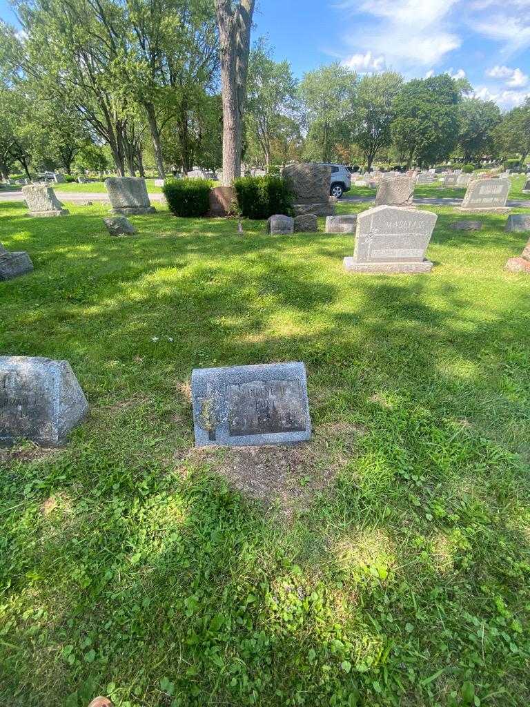 Vincent H. Hunt's grave. Photo 1