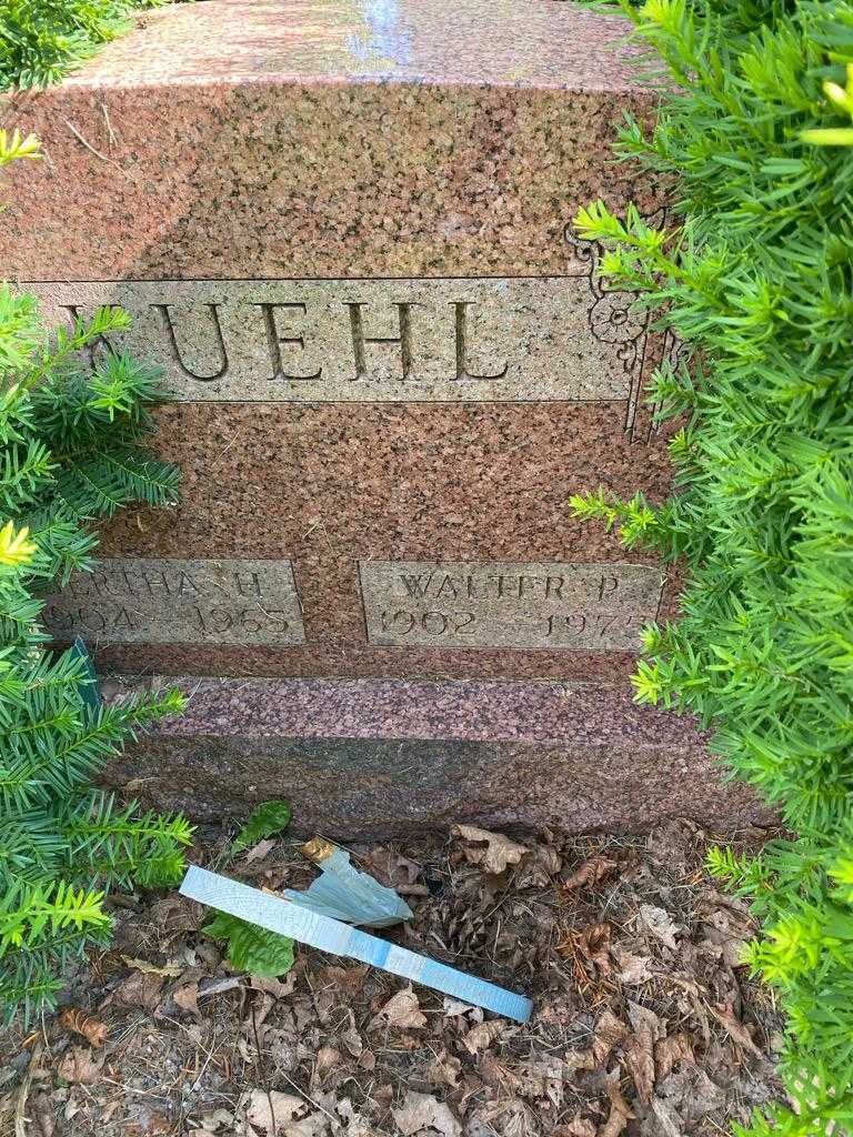 Bertha Kuehl's grave. Photo 2