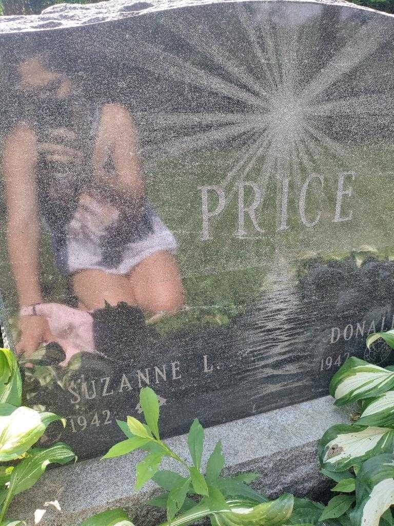 Suzanne Lee Price's grave. Photo 1