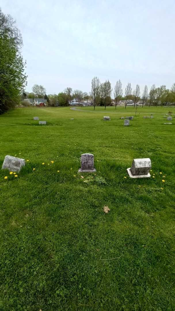 Frederick J. Nicholson's grave. Photo 1