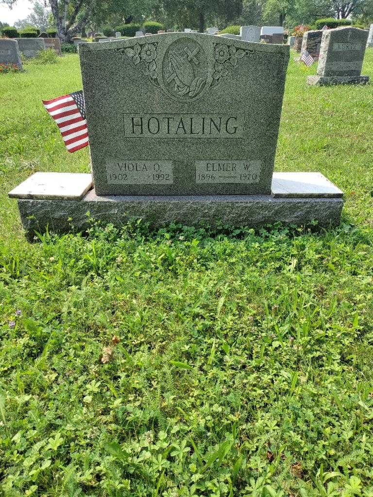 Elmer W. Hotaling's grave. Photo 1