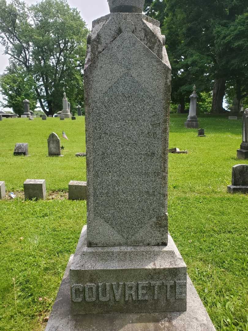 Marion Couvrette's grave. Photo 1