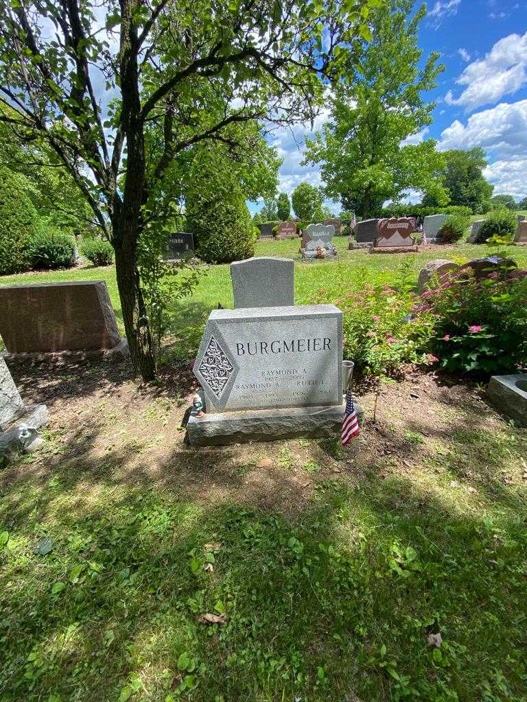 Raymond A. Burgmeier's grave. Photo 1