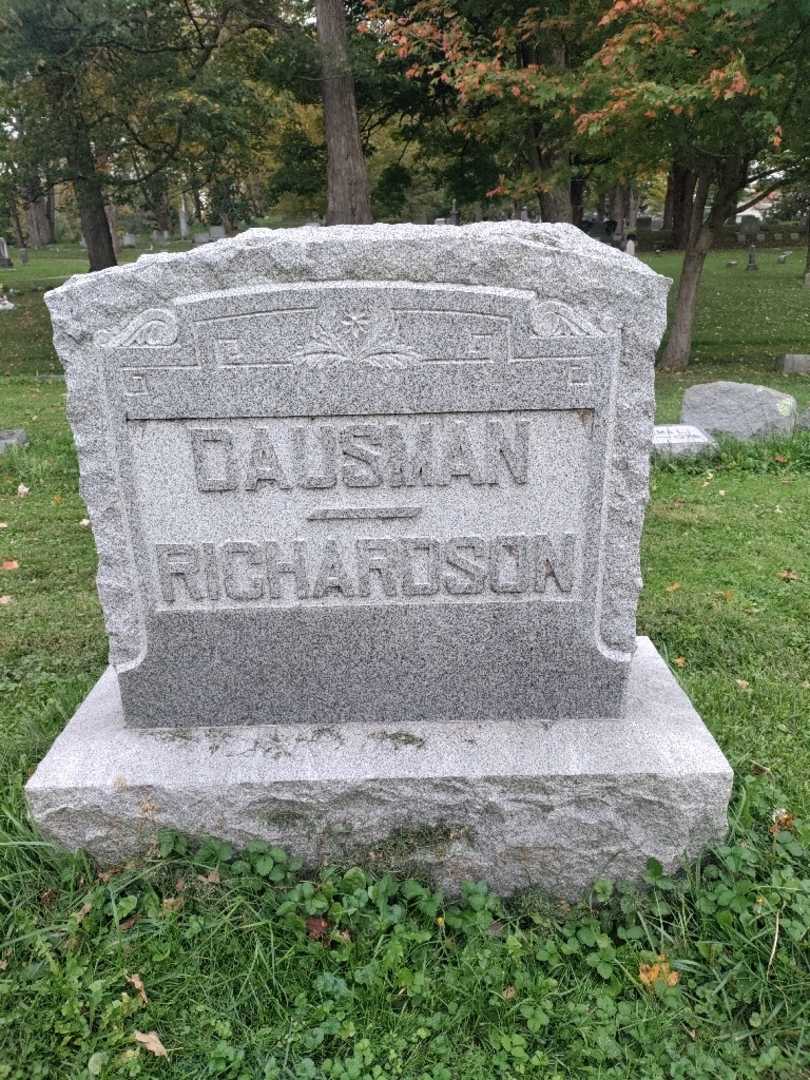 Ruth C. Lynch Dausman's grave. Photo 4