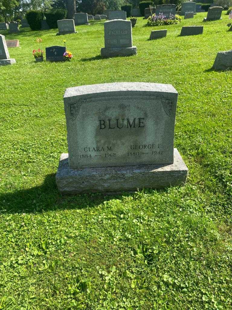 Clara M. Blume's grave. Photo 2