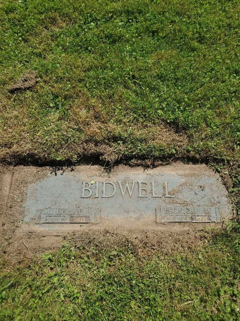 Leonard M. Bidwell's grave. Photo 3