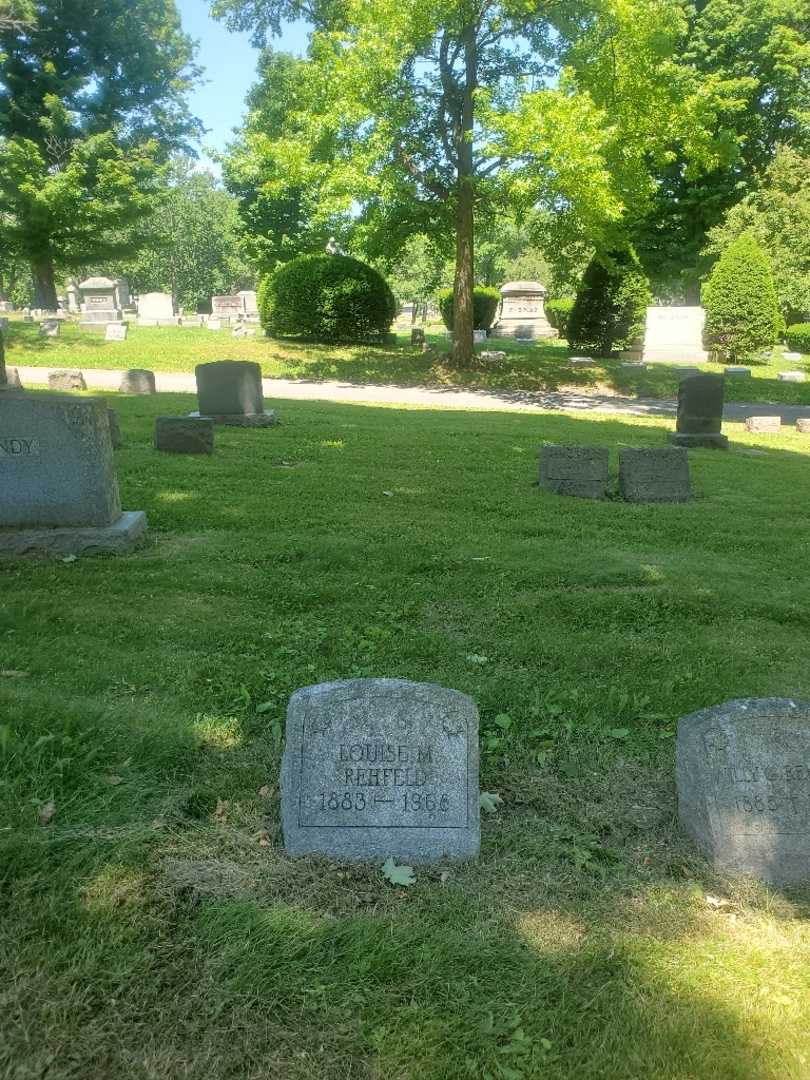 Louise M. Rehfeld's grave. Photo 1